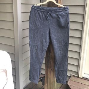 Men’s gray sweats